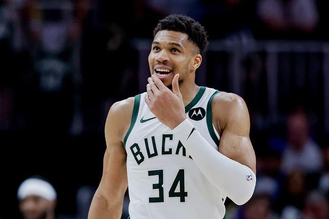 Windhorst：福克斯下半场低效 哈珀表现更好&主帅却没多给时间
